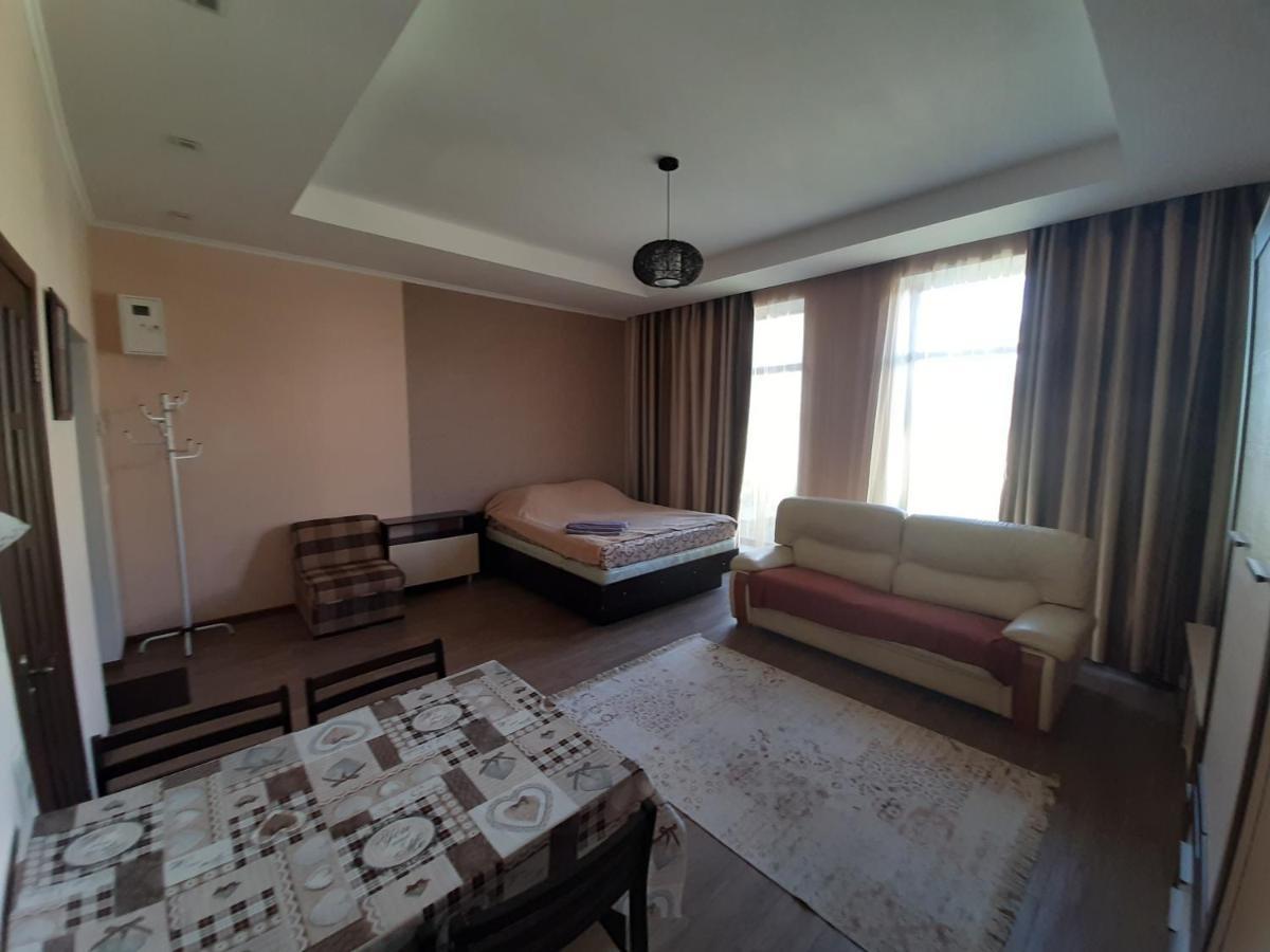Guest House Chornomorsk Bagian luar foto