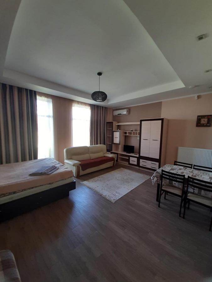Guest House Chornomorsk Bagian luar foto