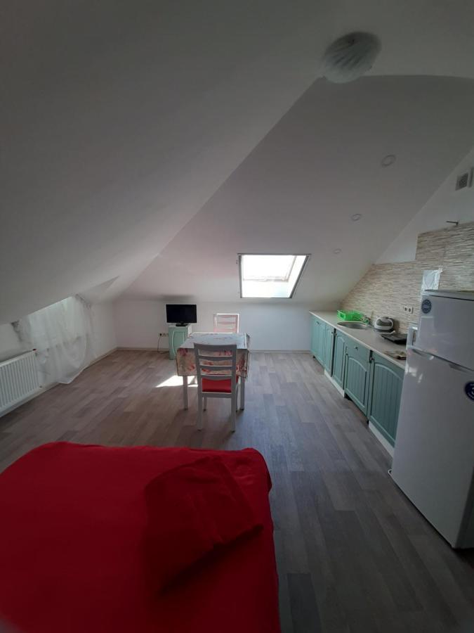 Guest House Chornomorsk Bagian luar foto