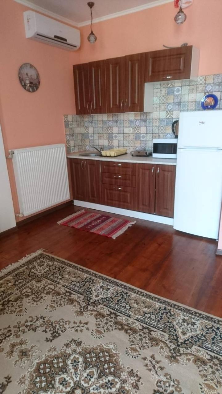 Guest House Chornomorsk Bagian luar foto